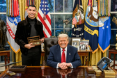 Cristiano Ronaldo com Donald Trump na Sala Oval - Foto: The White House