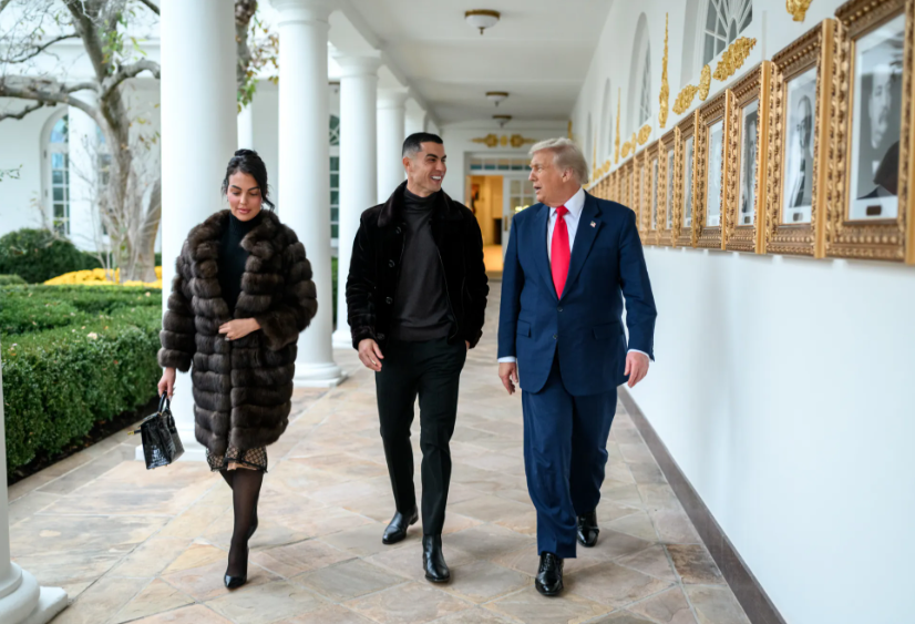 Donald Trump com Cristiano Ronaldo e Georgina Rodríguez na Casa Branca - Foto: The White House