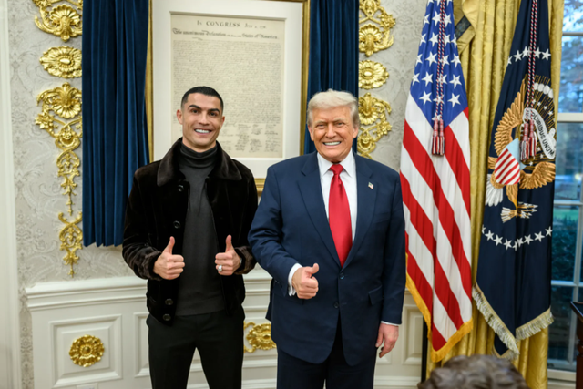 Cristiano Ronaldo com Donald Trump na Sala Oval - Foto: The White House