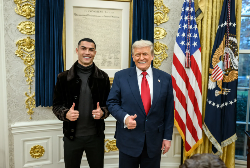 Cristiano Ronaldo com Donald Trump na Sala Oval - Foto: The White House