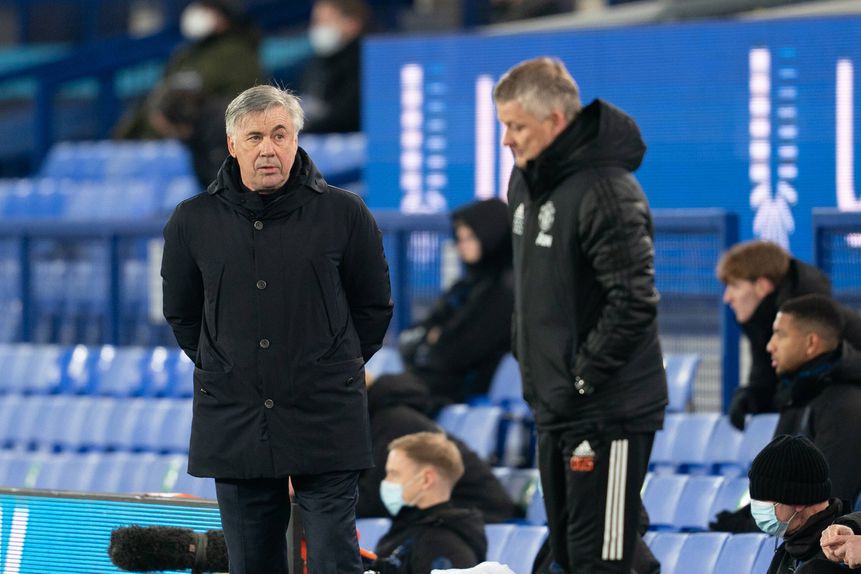Solskjaer a defrontar Ancelotti num Everton-Man. United para a Taça