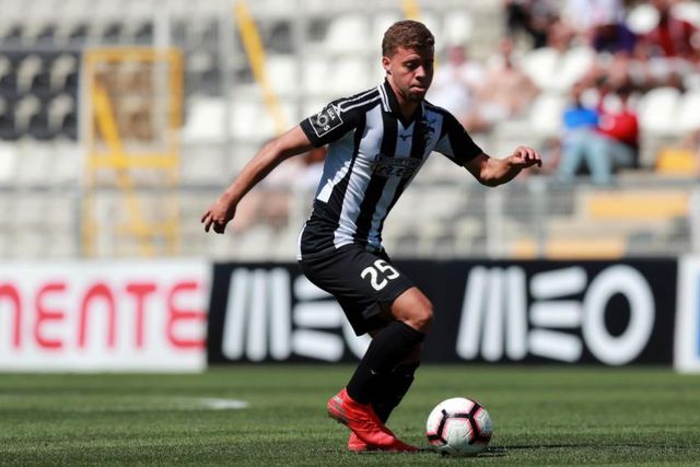 Portimonense: Corinthians e Grêmio juntam-se ao Fortaleza por Lucas Fernandes