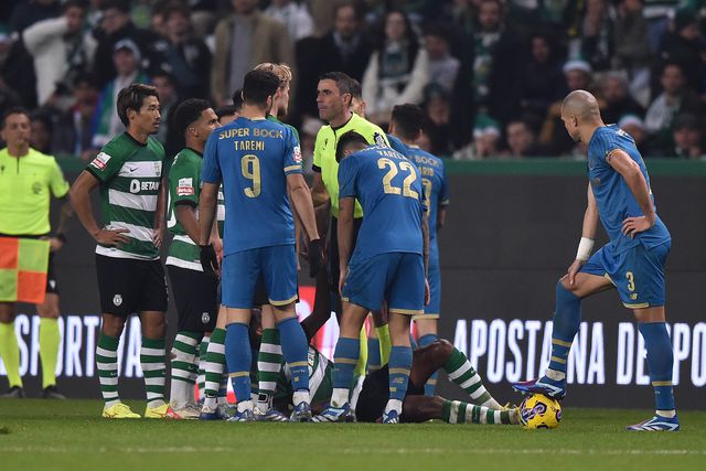 «Nos recentes jogos contra V. Guimarães e FC Porto foi por demais evidente como o VAR adotou critérios opostos»