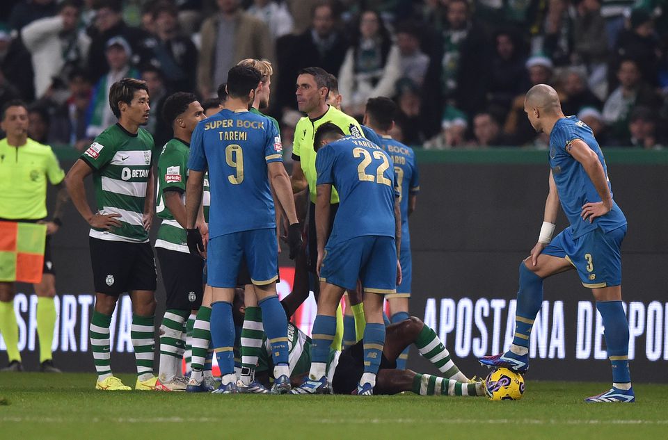 «Nos recentes jogos contra V. Guimarães e FC Porto foi por demais evidente como o VAR adotou critérios opostos»