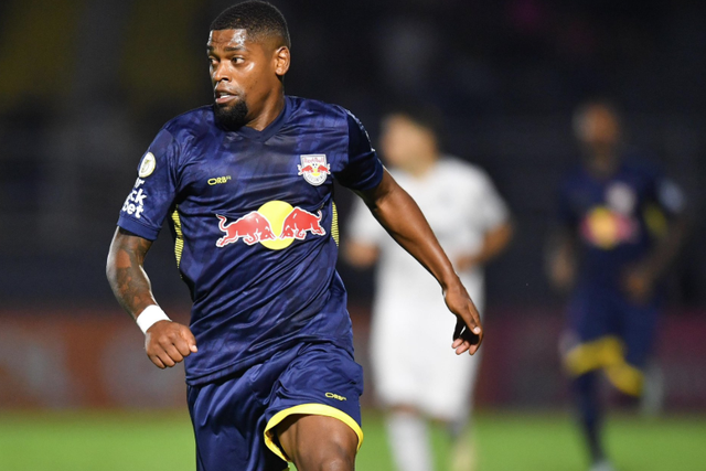 Bragantino anuncia saída de ex-Benfica e internacional português