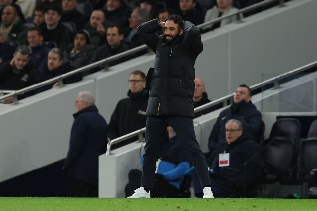 Tottenham afasta Man. United de Amorim da Taça da Liga em jogo de loucos