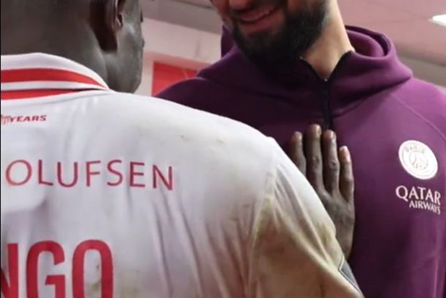 «Tranquilo»: Encontro entre Donnarumma e Singo no balneário após dura entrada (vídeo)