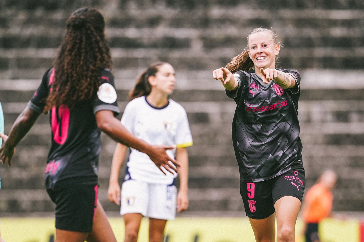 Reportagem A BOLA Crescimento, responsabilidade e ambição: o ADN do futebol feminino em Braga