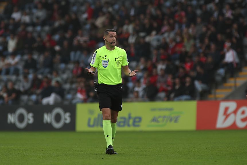Gustavo Correia vai arbitrar esta quinta-feira um jogo da Liga Europa (Homem de Gouveia/LUSA)