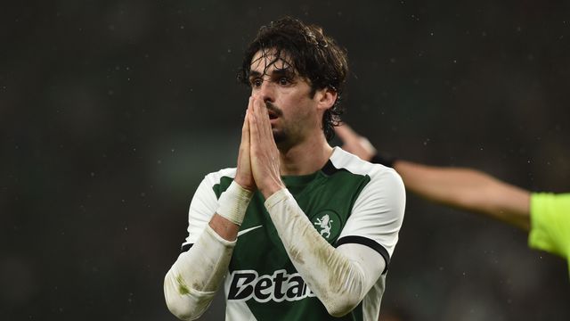 Trincão saiu do jogo com o Bolonha com algumas mazelas bem visíveis