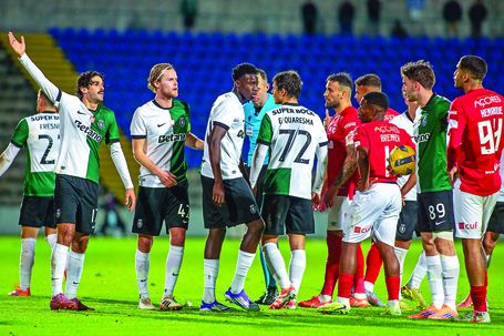 Esperou-se 14 minutos por uma decisão em São Miguel. Foto LUSA