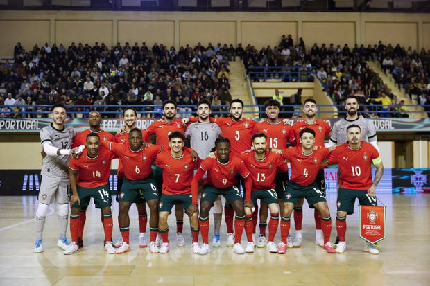 Seleção Nacional perfilada antes do duelo com a Ucrânia - Foto: FPF