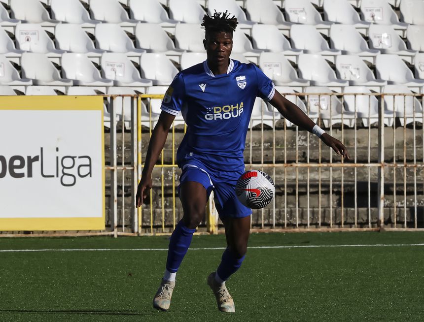 Ejike Opara, novo reforço dos vimaranenses