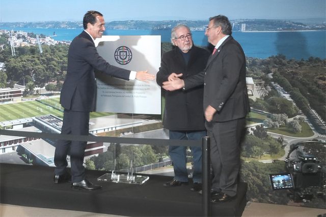 Pedro Proença, Isaltino Morais e Luís Campos Ferreira inauguraram a 4.ª fase da Cidade do Futebol. Foto: D.R.