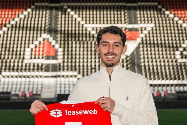 Alexandre Penetra firmou novo vínculo com o emblema neerlandês até 2029 - Foto: AZ Alkmaar