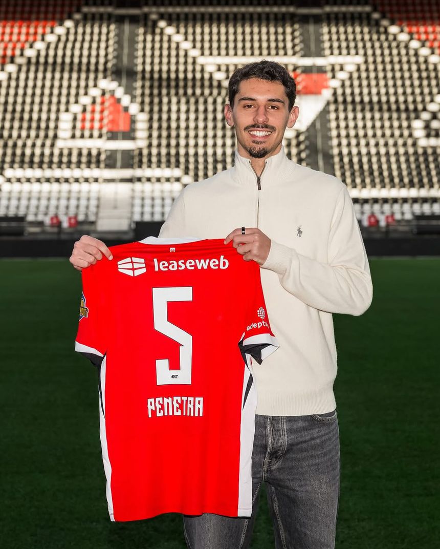 Alexandre Penetra firmou novo vínculo com o emblema neerlandês até 2029 - Foto: AZ Alkmaar