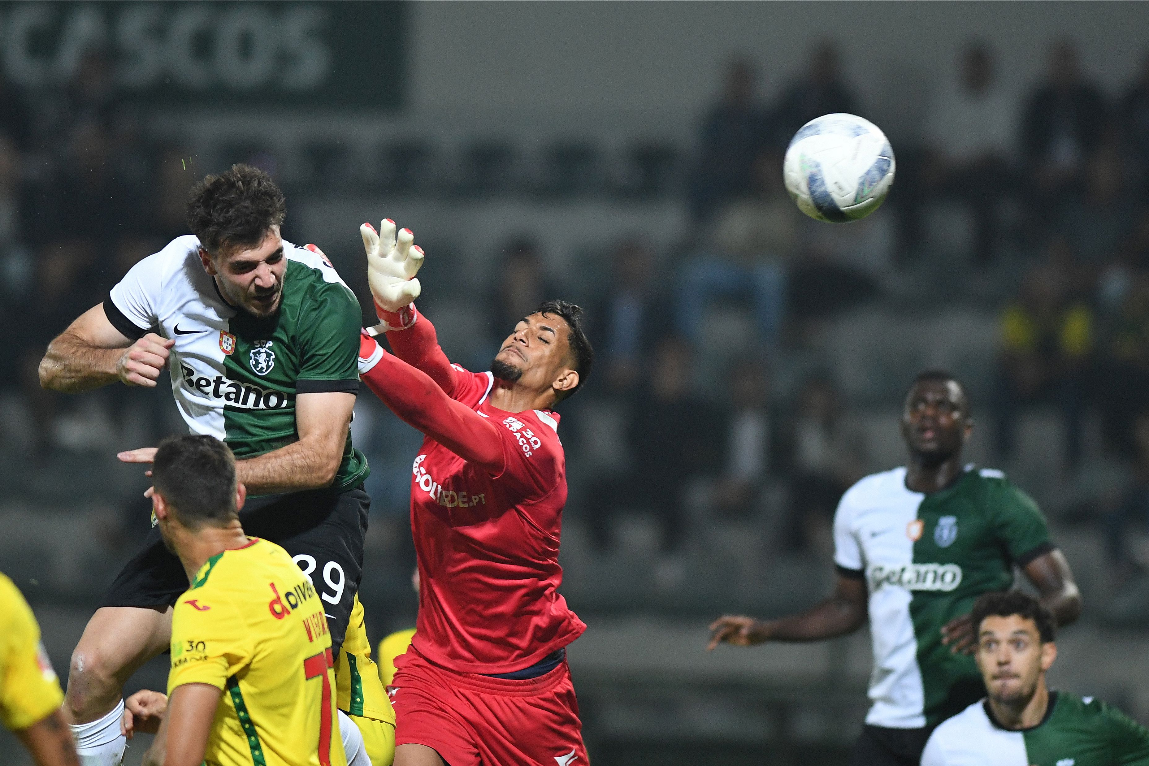 Três dos cinco golos apontados por Ioannidis esta temporada foram de cabeça (Foto Rogério Ferreira/Kapta +)