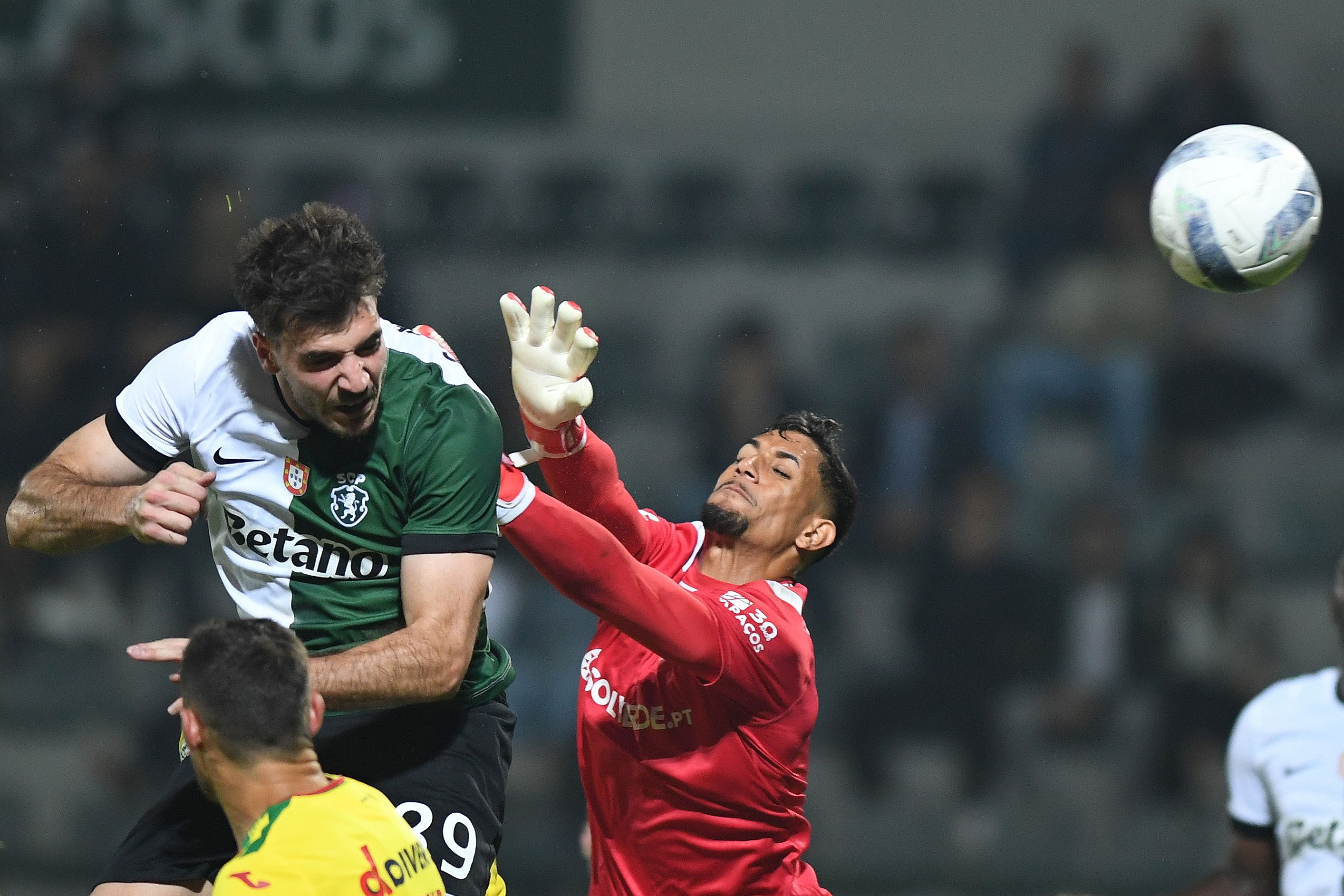 Três dos cinco golos apontados por Ioannidis esta temporada foram de cabeça (Foto Rogério Ferreira/Kapta +)