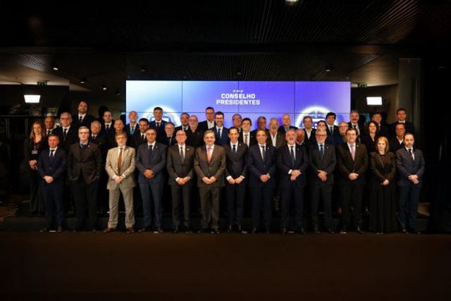 Os representantes de todos os sócios da FPF reuniram-se hoje em Conselho de Presidentes na Cidade do Futebol. Foto: FPF