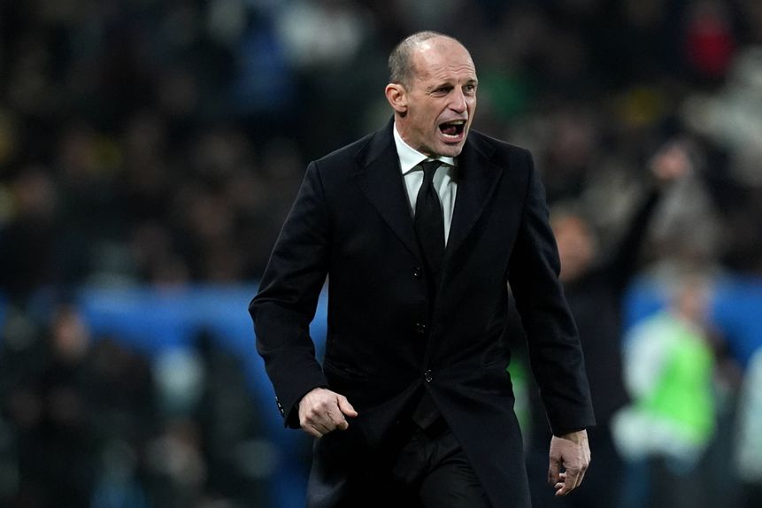 Massimiliano Allegri, treinador do Milan, em duelo com o Nápoles