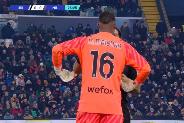 Insultos racistas no Udinese-Milan levam Maignan a abandonar o terreno de jogo
