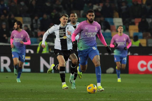 Vitória épica do Milan em Udine nos descontos