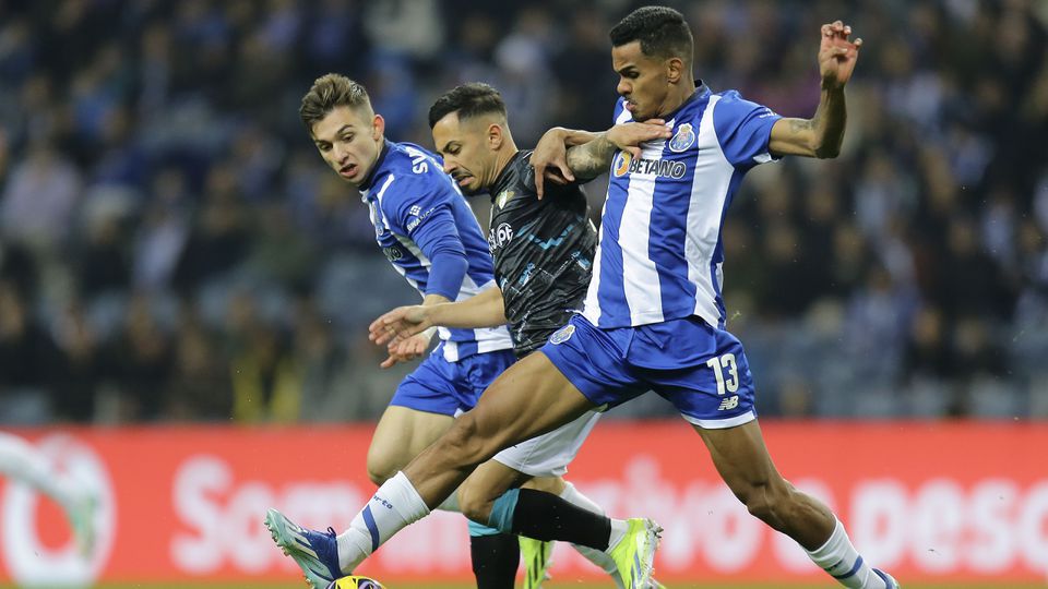 VÍDEOS: Galeno marca golaço e Wendell 'bisa'