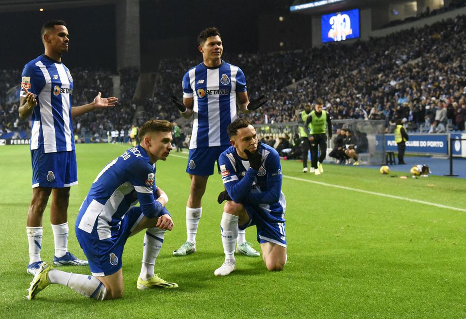 Arco e flecha antes de soltar labaredas: a crónica do jogo do Dragão