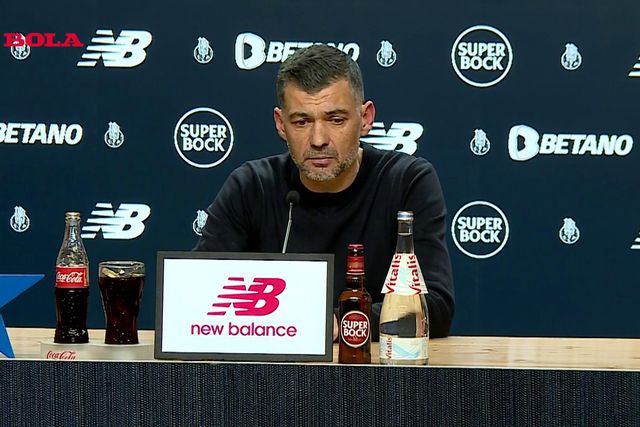 Conceição explica troca de Eustáquio por Iván Jaime