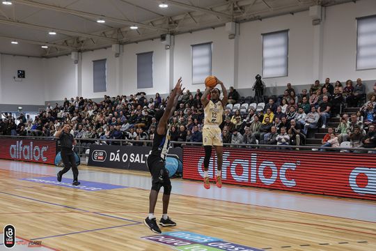 FC Porto sofre mas vence Portimonense