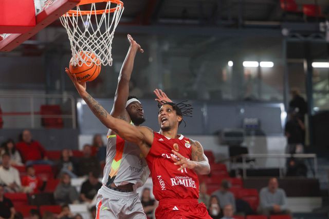 Betinho, jogador de basquetebol do Benfica, 2024-25. Foto FPB