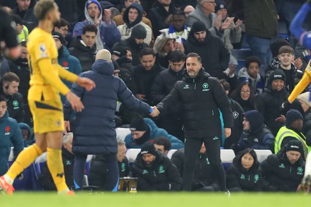 Vítor Pereira, treinador do Wolverhampton, na área técnica em Stamford Bridge