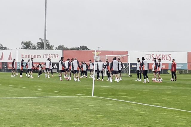 Benfica: Di María sem limitações antes da Champions