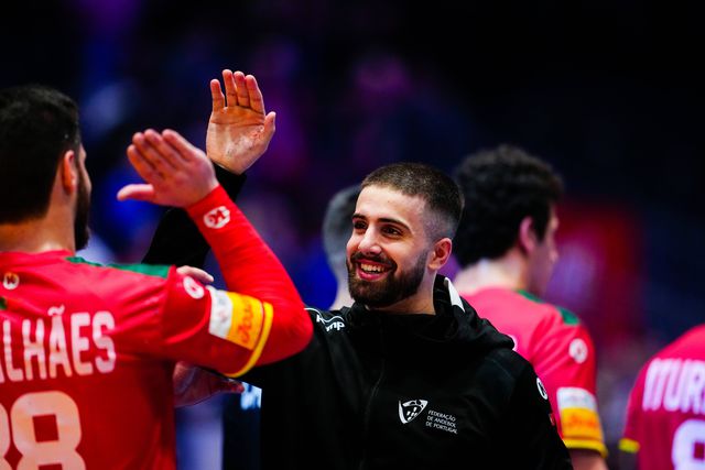 Martim Costa e Fábio Magalhães, jogadores da Seleção Nacional de andebol, no Mundial 2025.