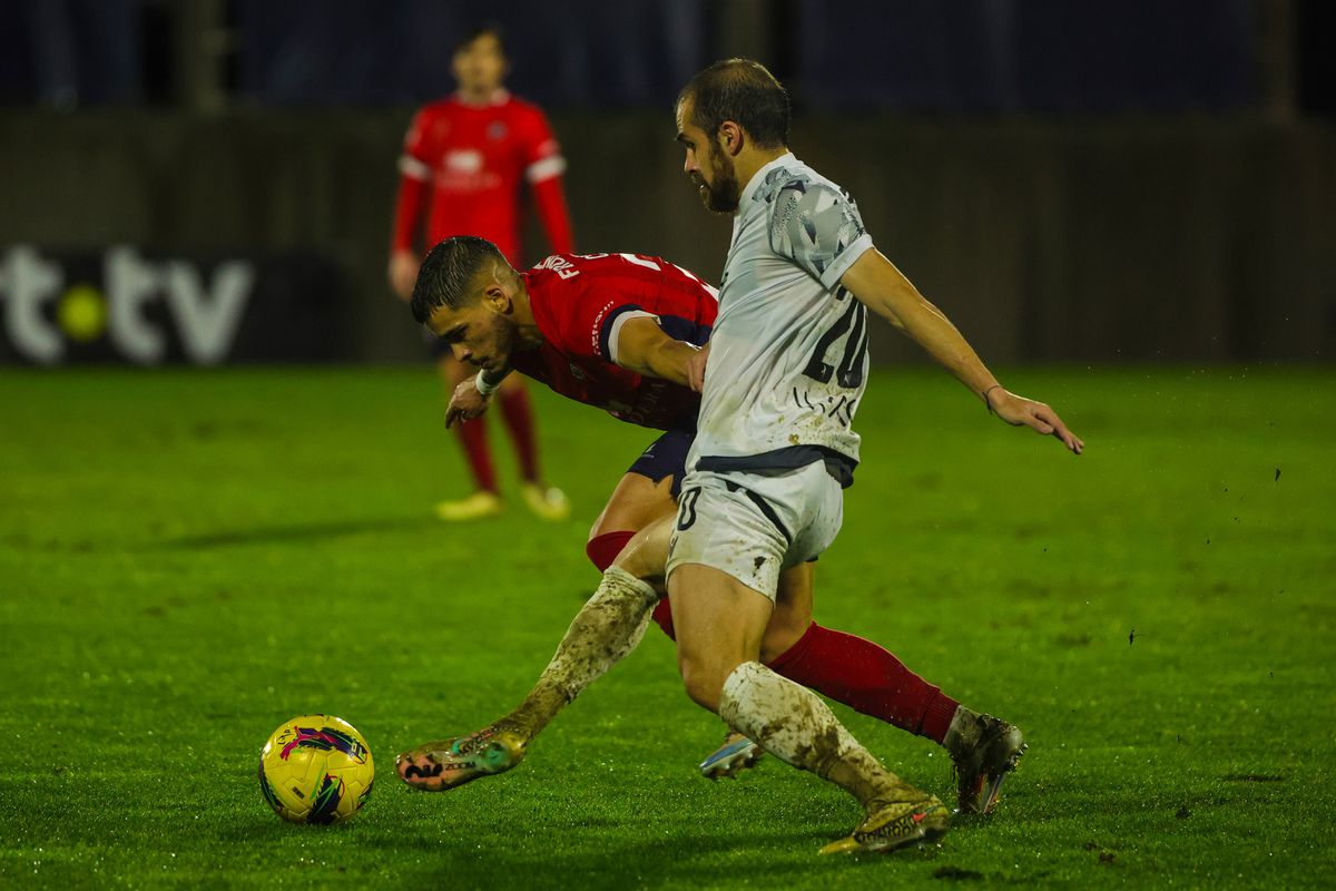 LIGA 2 Oliveirense-Penafiel: o último travou o primeiro