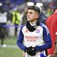 Thiago Almada no período de aquecimento antes do duelo entre Lyon e Toulouse