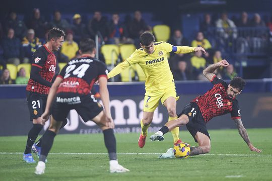 Villarreal 'avia' Maiorca de Samu Costa com quatro golos... em oito minutos!