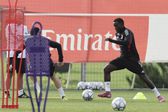 Bruma, no treino matinal do Benfica, antes da partida para Turim — Foto: SL Benfica