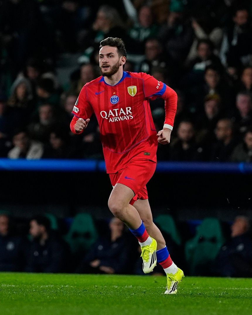 Golaço de 'Kvaradona' - Foto: PSG/X