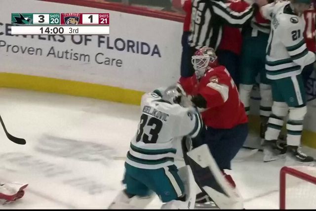 Um russo e um americano ao soco? Não é o Rocky IV, é a NHL