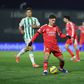 Sudakov dinamizou com o Rio Ave o ataque do Benfica, que se apresentou com dois alas em simultâneo, o que resultou num carrossel ofensivo variado — Foto: IMAGO