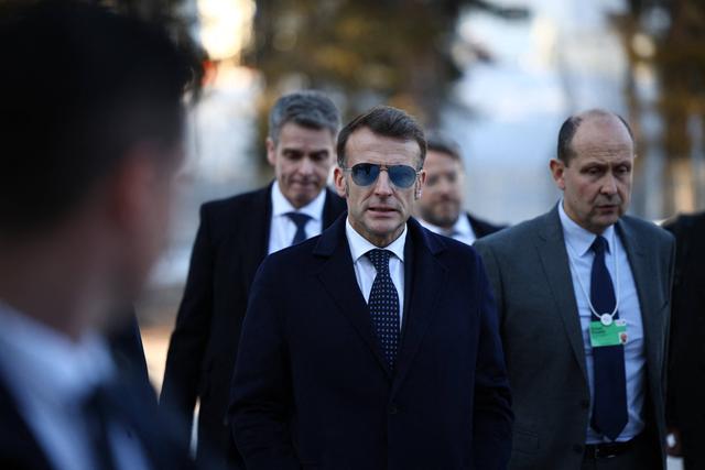 Macron deixa recado forte a Donald Trump em Davos