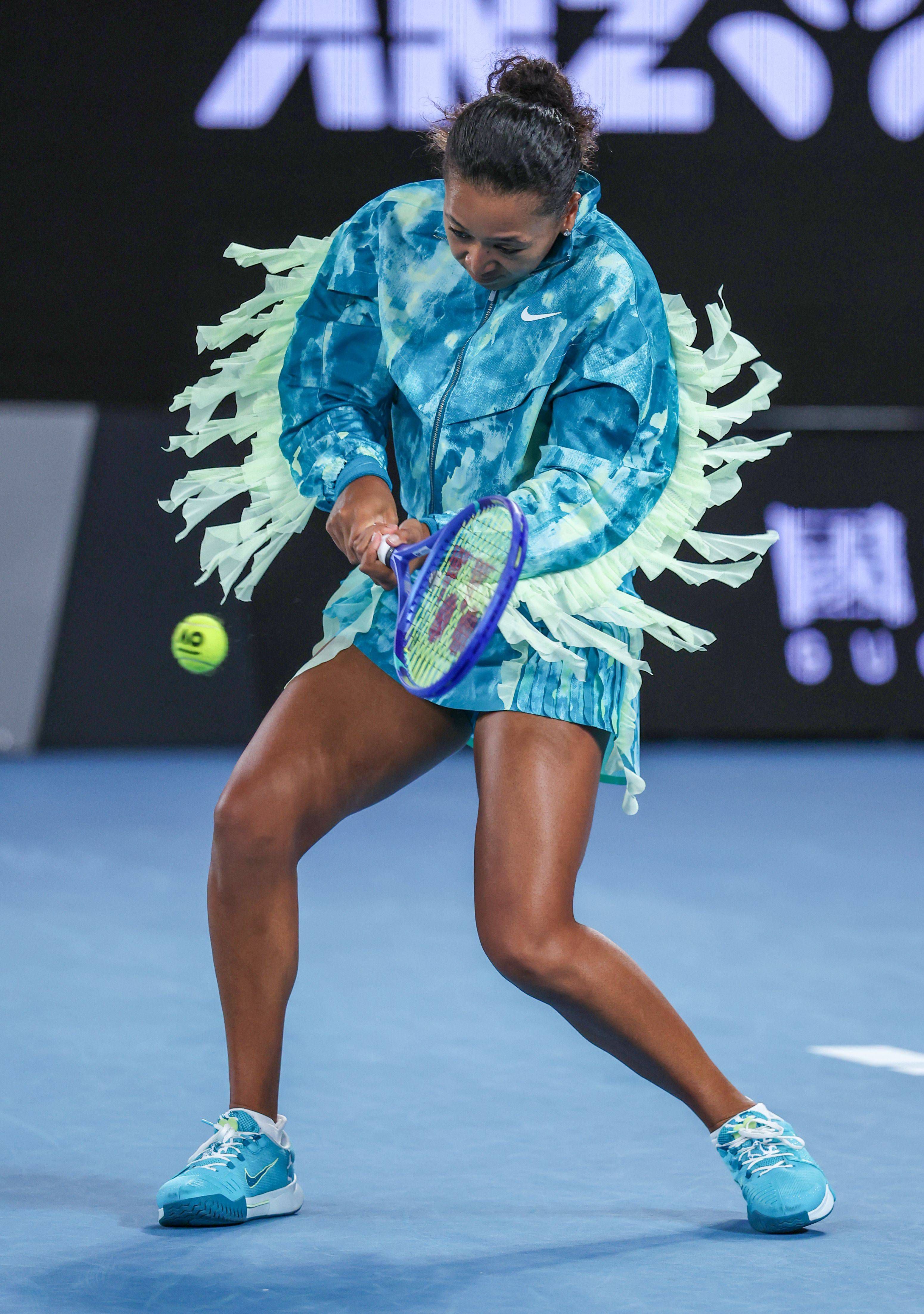 A entrada em court de Naomi Osaka para a estreia no Open da Austrália - Foto: Imago