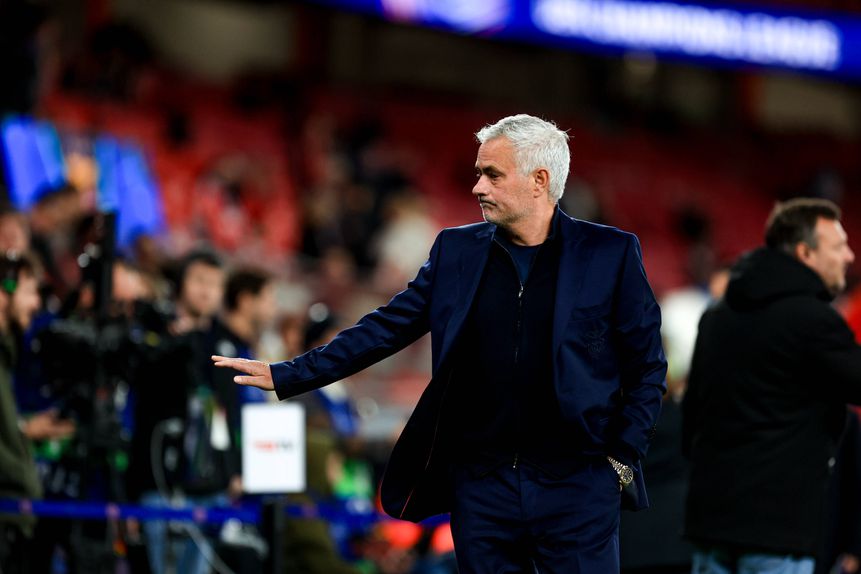 José Mourinho, treinador do Benfica