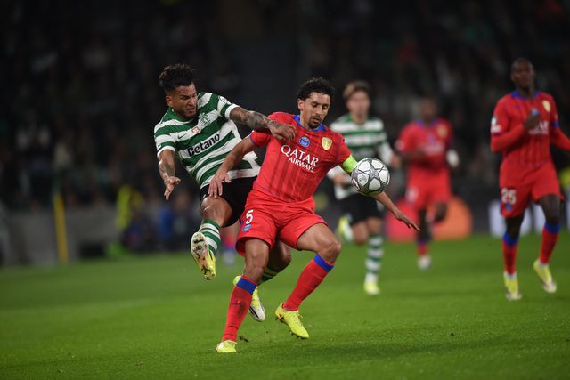 Suárez e Marquinhos em duelo. Foto: Miguel Nunes