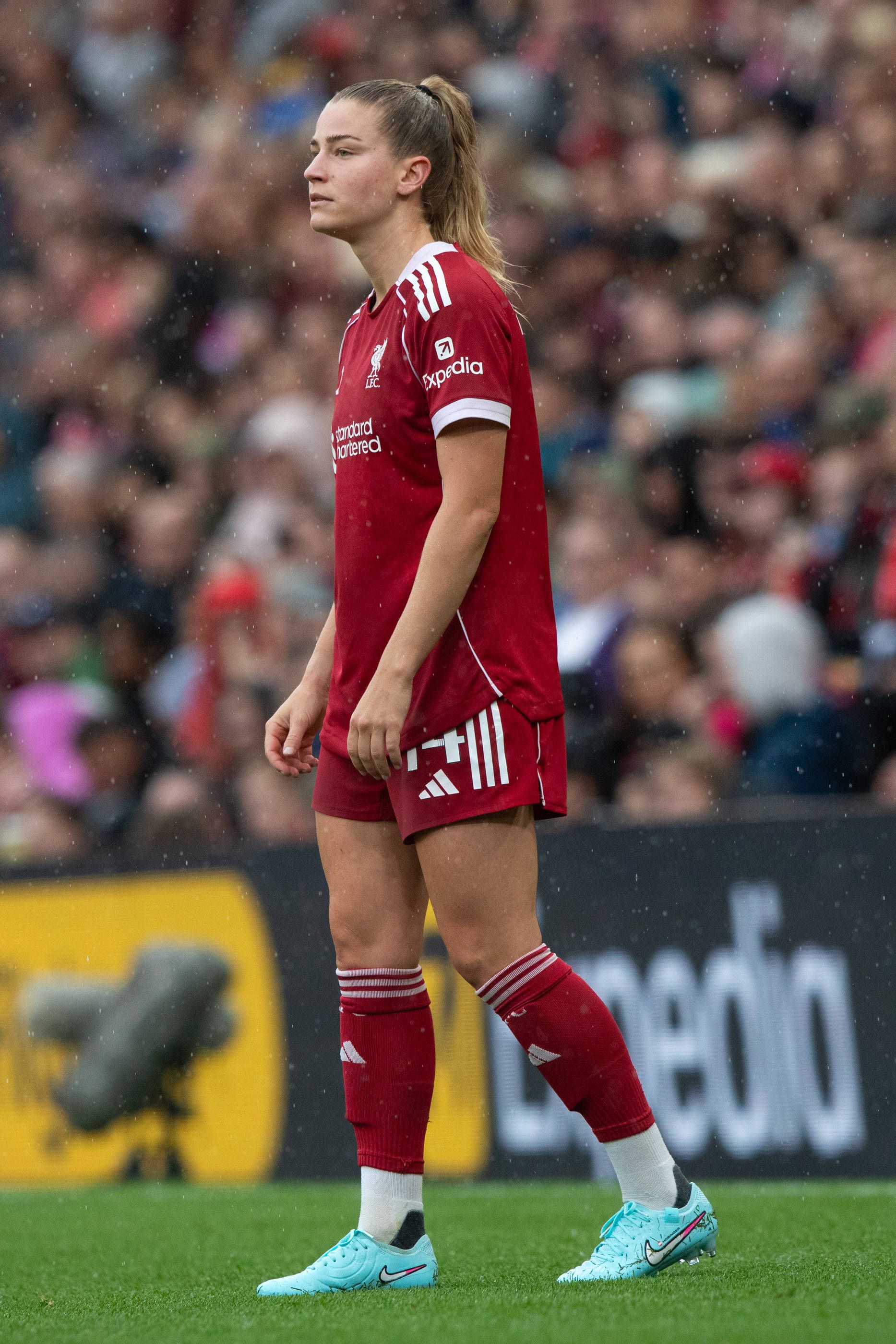 Marie Hobinger com a camisola do Liverpool. Foto: IMAGO