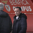Conversa entre Mourinho e Mário Branco no derradeiro treino do Benfica antes da Juventus