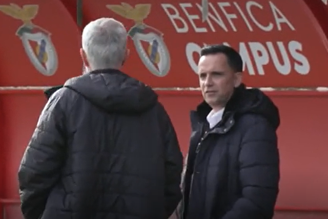 Conversa entre Mourinho e Mário Branco no derradeiro treino do Benfica antes da Juventus