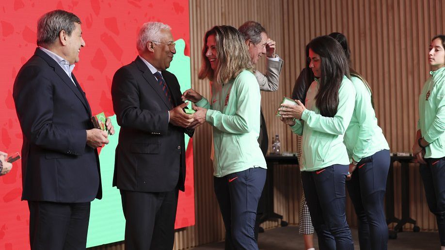 António Costa homenageia Seleção Nacional