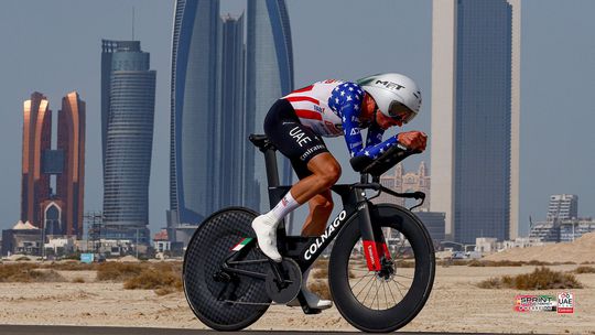 Campeão norte-americano Brandon McNulty voa no deserto dos Emirados
